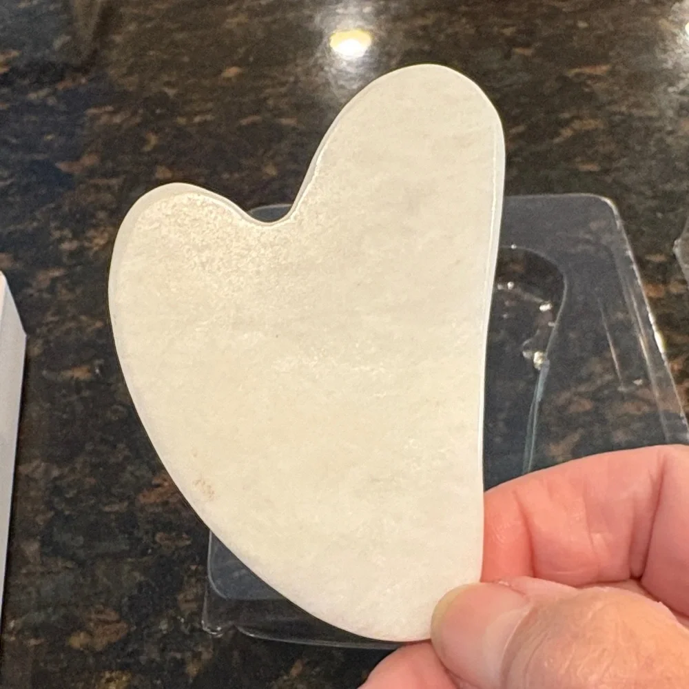 New Quartz Heart-Shaped Gua Sha Facial Tool